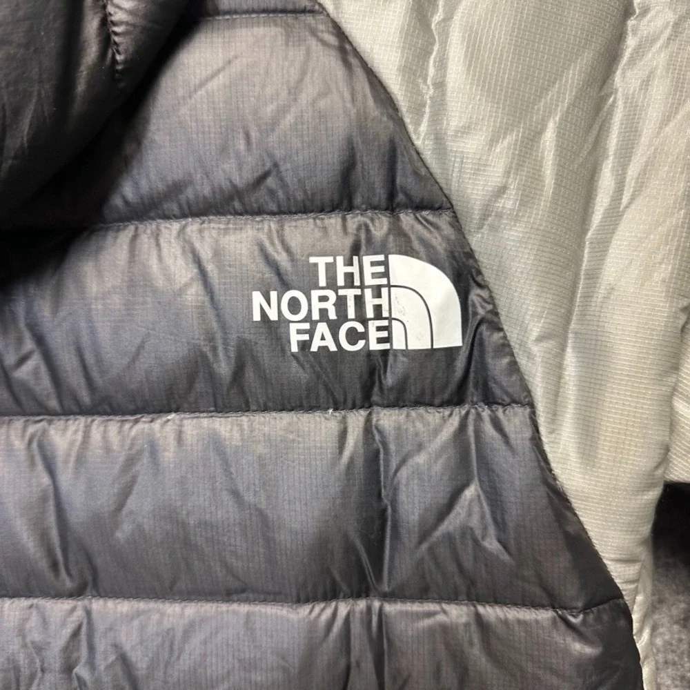 The North Face 700 Pro Down Puffer Jacket Mens Small Black Silver Hooded Coat